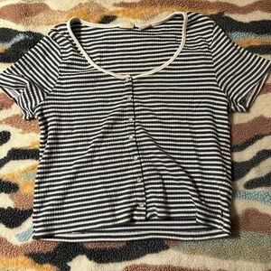 Levi’s crop T-shirt